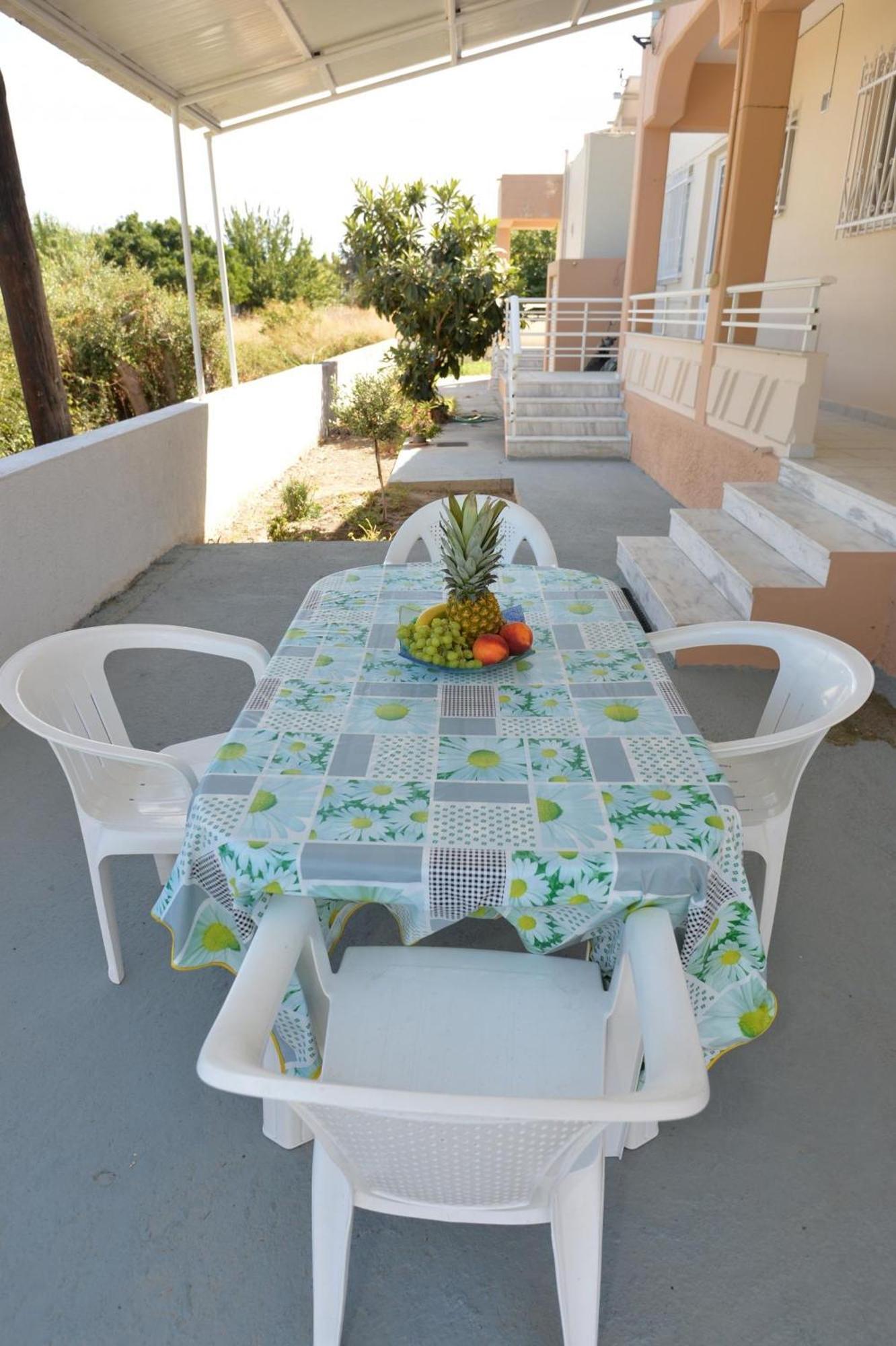 Nina's In Near The Appartement Ialysos (Rhodes)